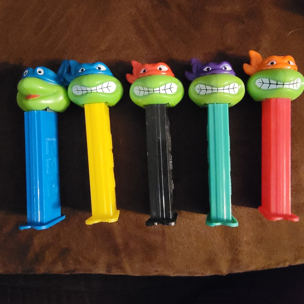 6 Teenage Mutant Ninja Turtle Pez Dispensers
